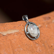 Load image into Gallery viewer, Estela Moonstone Pendant
