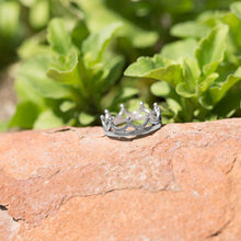 Load image into Gallery viewer, Polished Crown Ring
