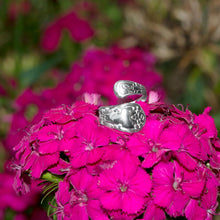 Load image into Gallery viewer, High Polish Spoon Ring
